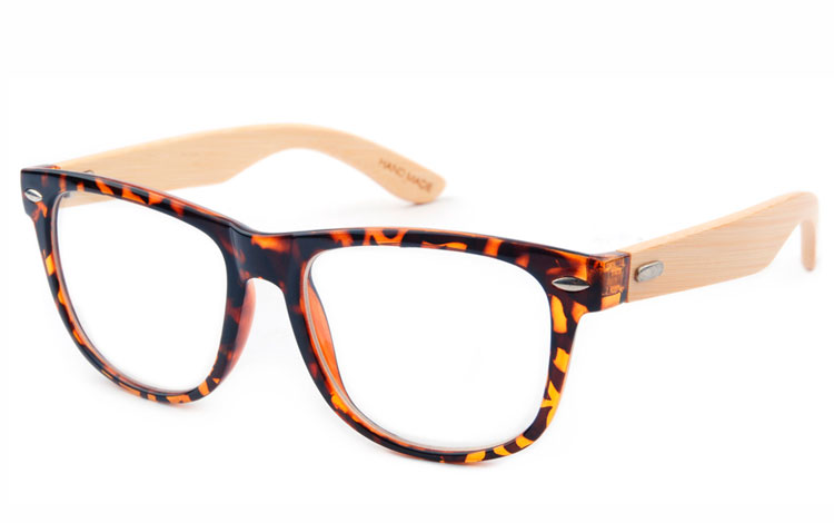 Brun wayfarer brille med klart glas og bambus stÃ¦nger