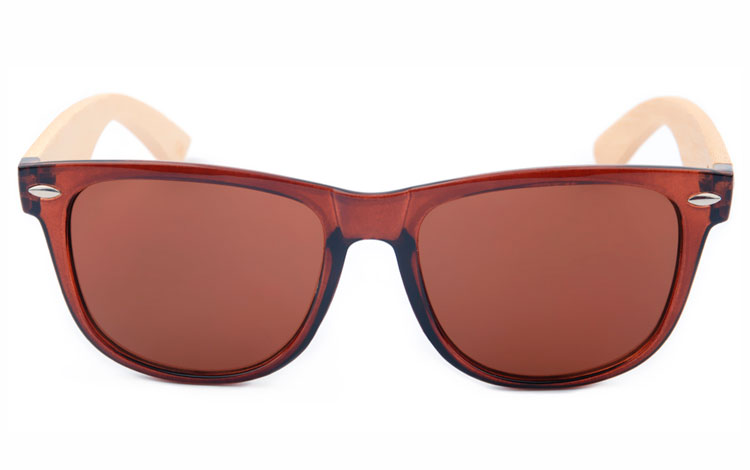 Wayfarer solbrille i brun med lyse bambus stÃ¦nger - sunlooper.dk - billede 2