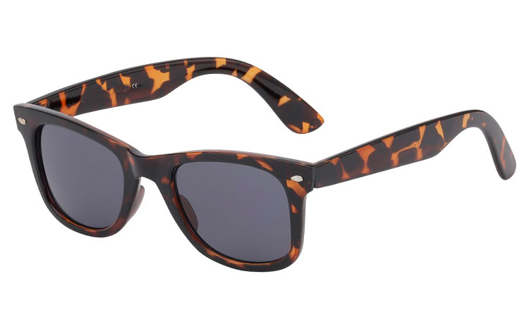 Lille model i Wayfarer-style