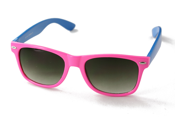 Wayfarer solbrille i pink med blÃ¥ stÃ¦nger