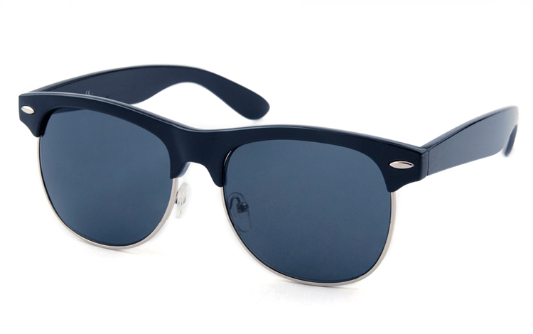 Sort clubmaster med sÃ¸lv detaljer og mÃ¸rke glas. - Design nr. 4431