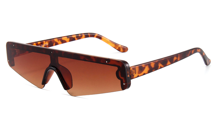 FrÃ¦k smal solbrille i kantet aflangt design - Design nr. 4477