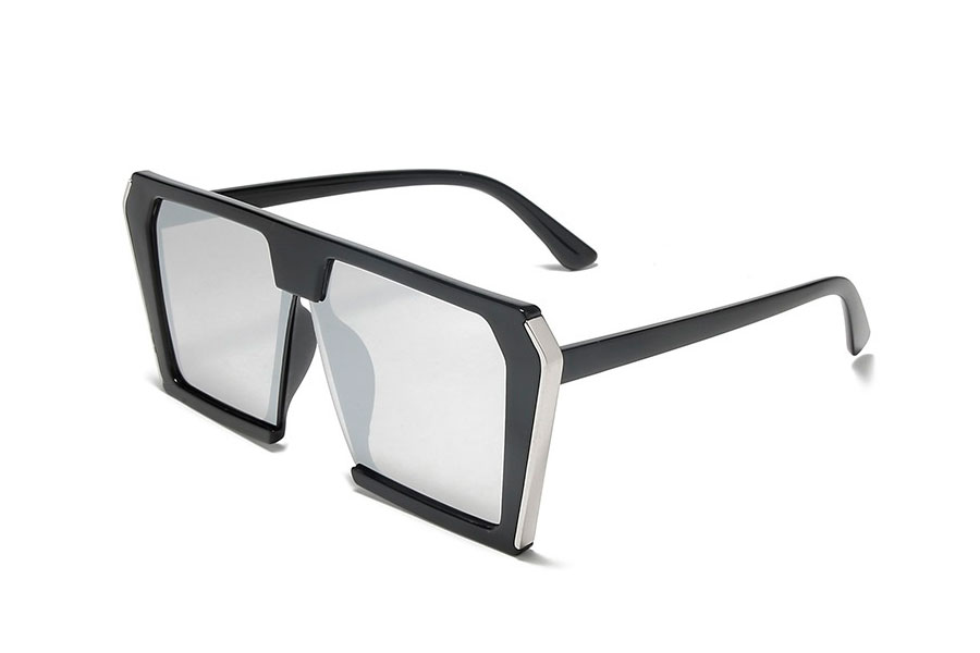 Stor sort solbrille i kantet design med fede sÃ¸lv detaljer. - Design nr. s4076
